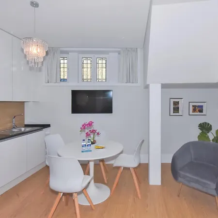 Fontinha Square By Hosts Apartment Porto